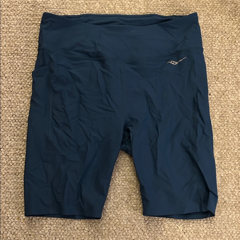 Women's Saucony shorts, women’s extra large
